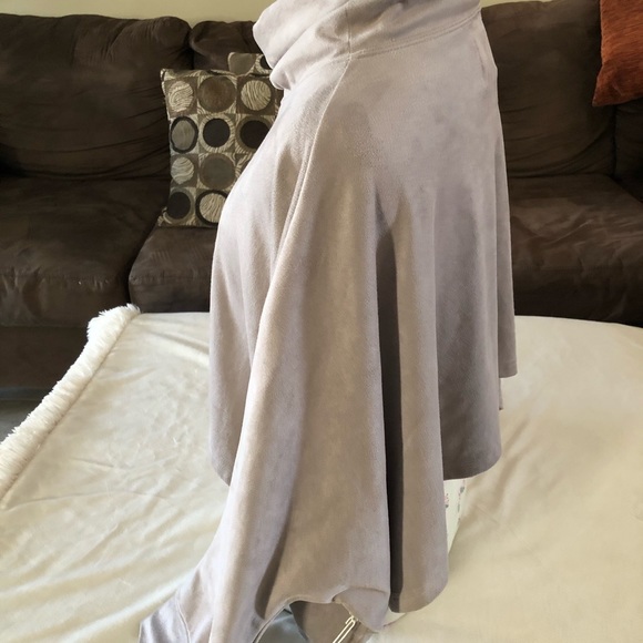 Lime & Vine Faux Suede Cowl Neck Cropped Sweater - Picture 6 of 6